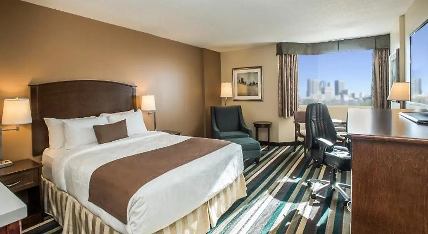 Best Western Plus Winnipeg Airport Hotel ROOM_EXAMPLE