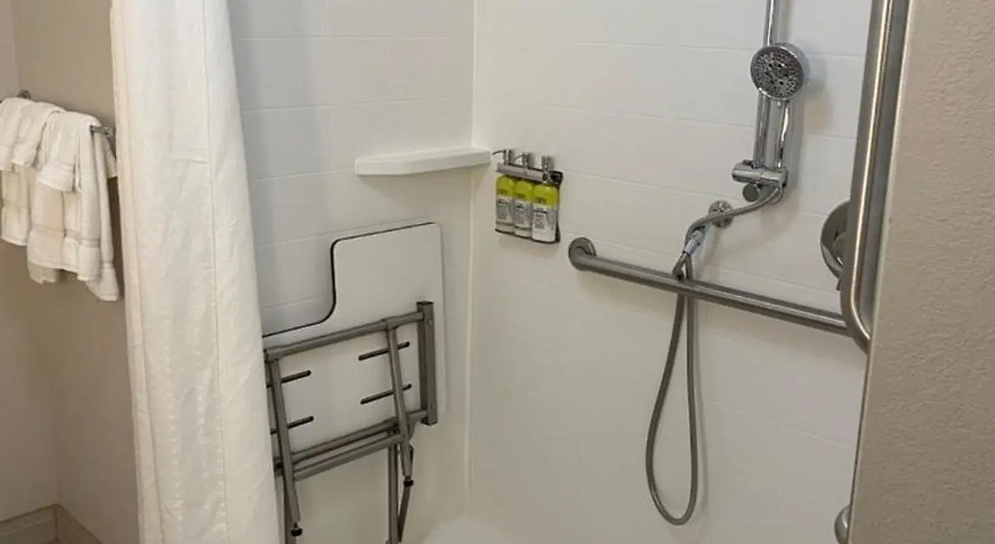 Holiday Inn Express & Suites Atlanta Airport NE - Hapeville by IHG Badezimmer