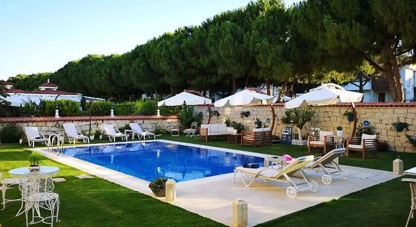 Salbakos Herakleia Boutique Hotel OUTDOOR_POOL