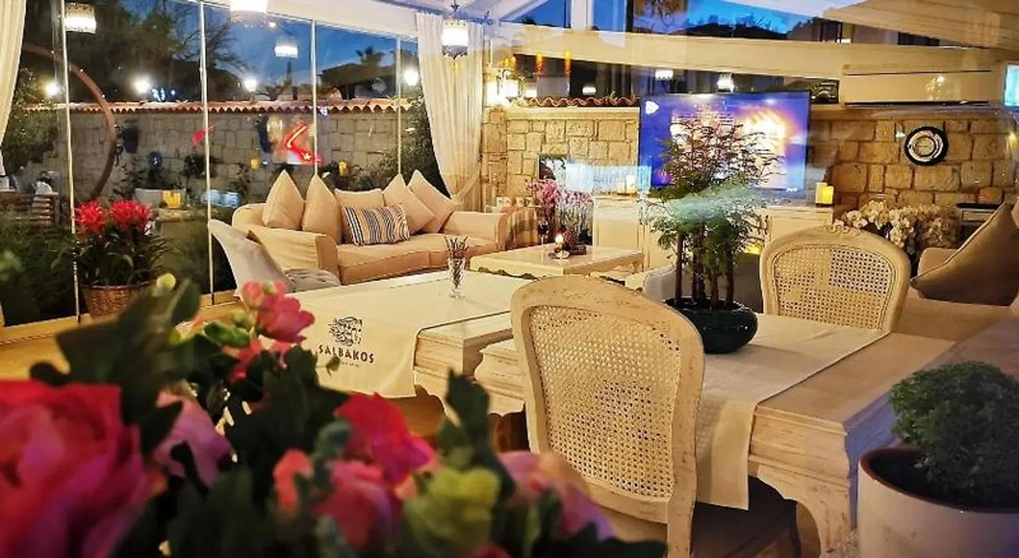Salbakos Herakleia Boutique Hotel Terrasse