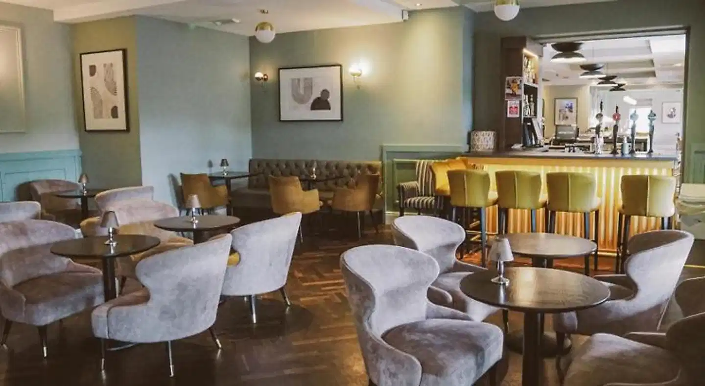 Menlo Park Hotel Bar