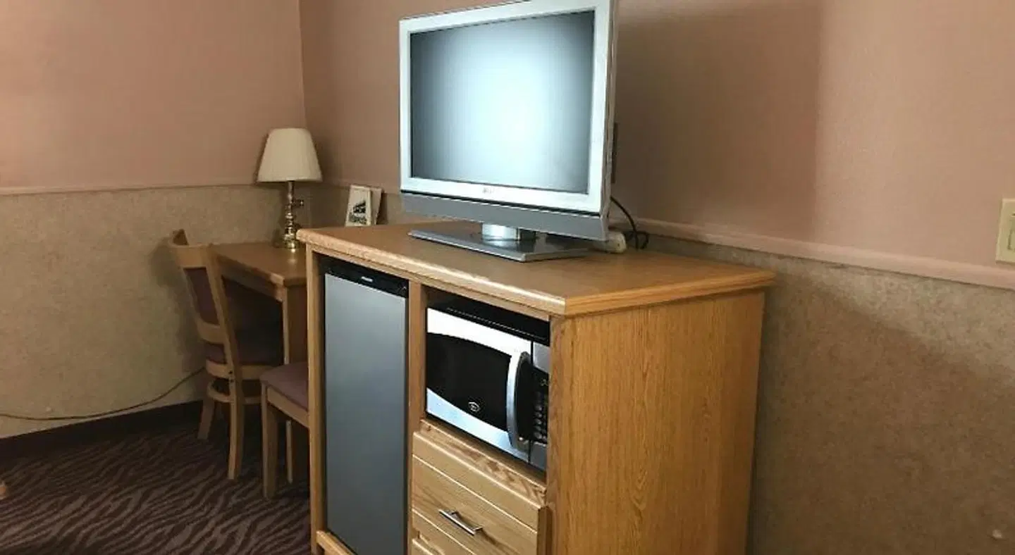 Silver Spruce Motel ROOM_EXAMPLE