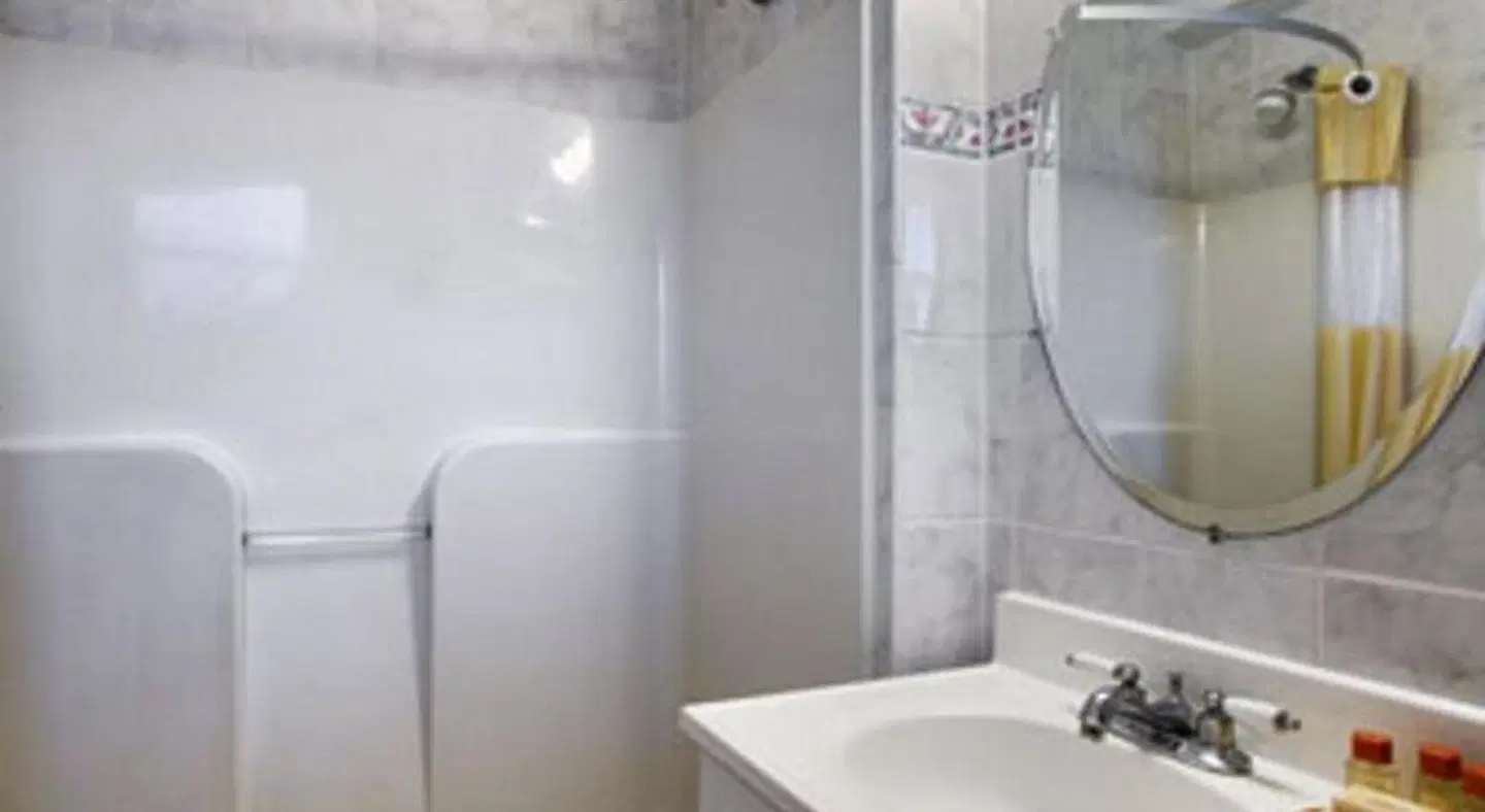 Days Inn by Wyndham Ocean City Oceanfront Badezimmer