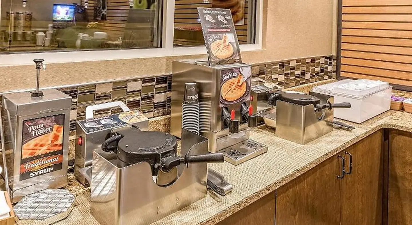 La Quinta Inn & Suites by Wyndham Pigeon Forge Badezimmer
