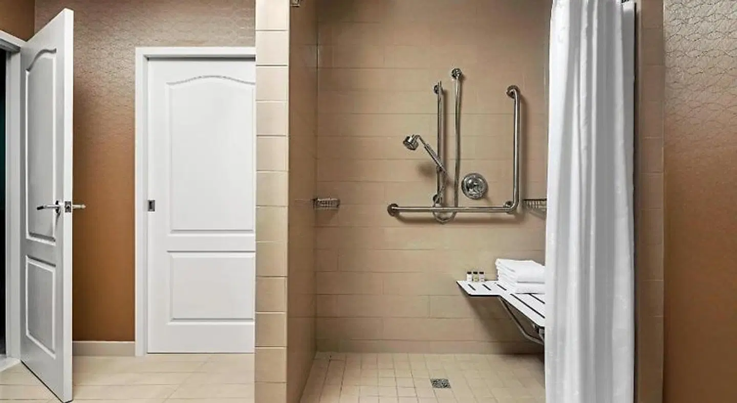 Sheraton Suites Calgary Eau Claire Badezimmer