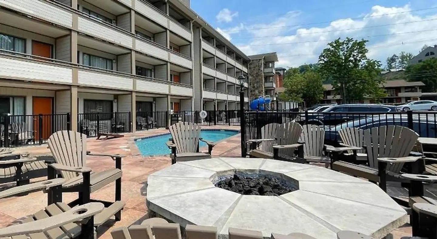 Howard Johnson by Wyndham Downtown Gatlinburg Terrasse