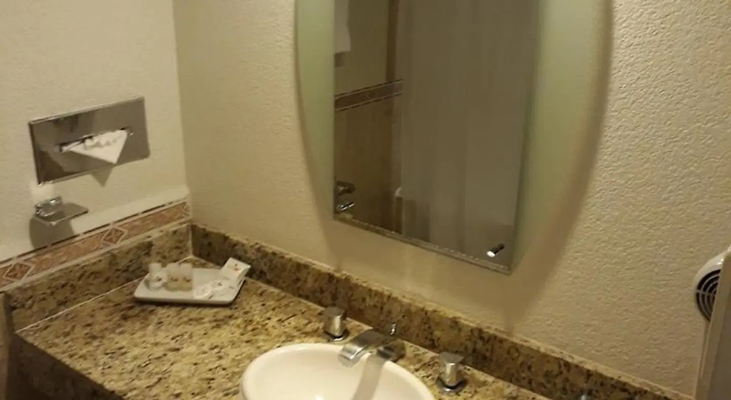 Hotel PF (Plaza Florencia) Badezimmer