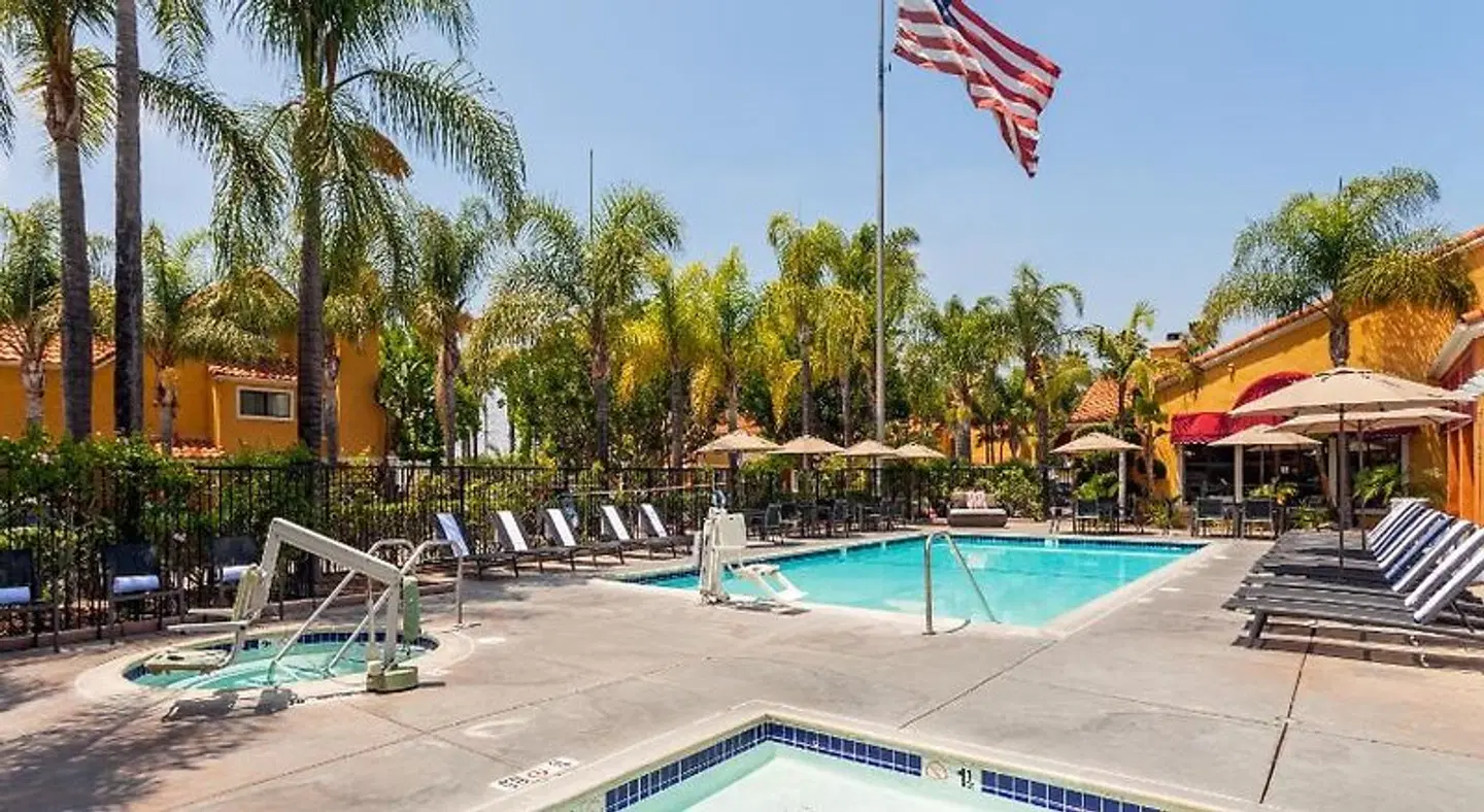 Clementine Hotel & Suites Anaheim OUTDOOR_POOL