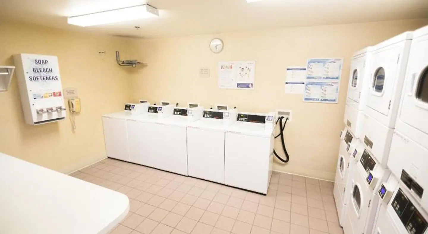 Clementine Hotel & Suites Anaheim Badezimmer