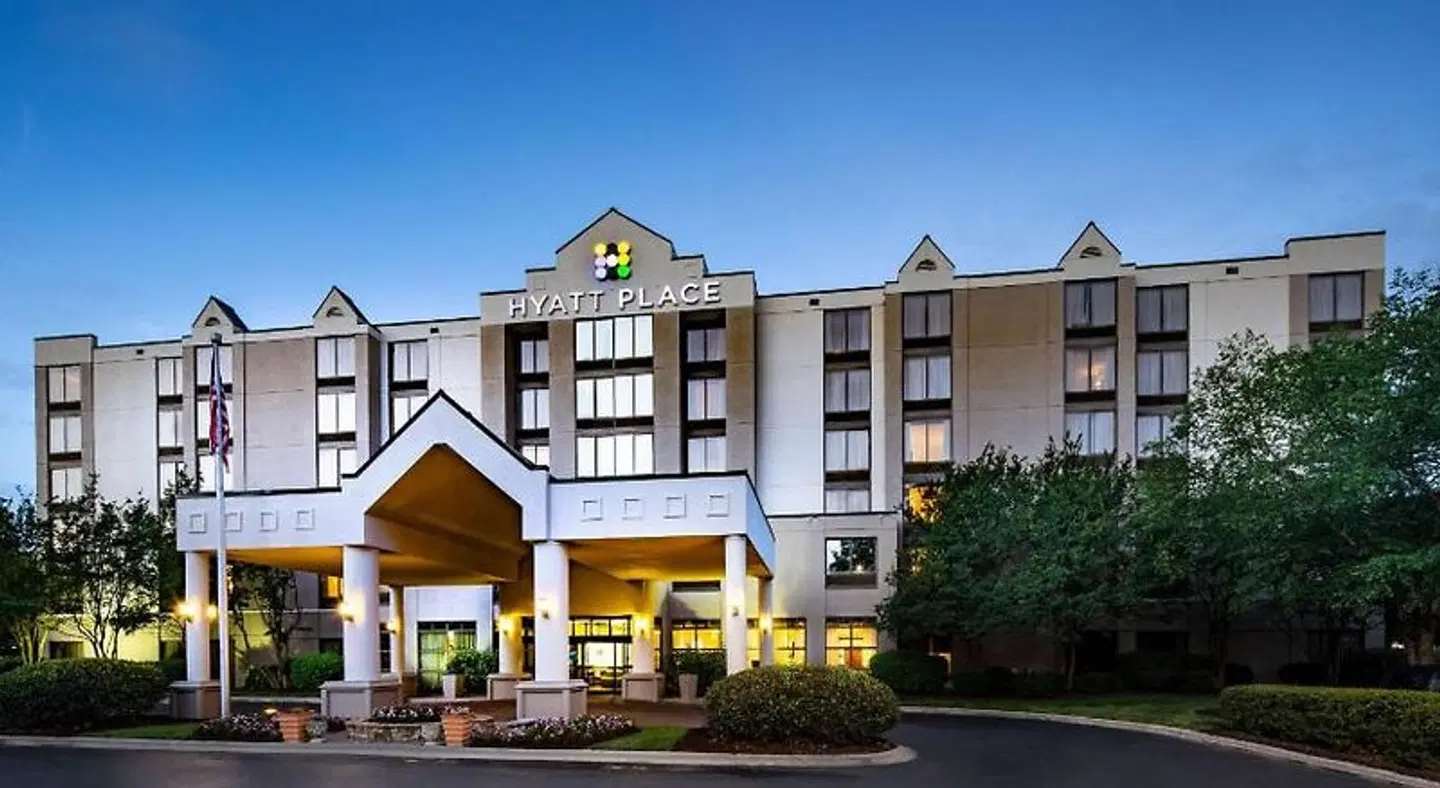 Hyatt Place Topeka EXTERIOR