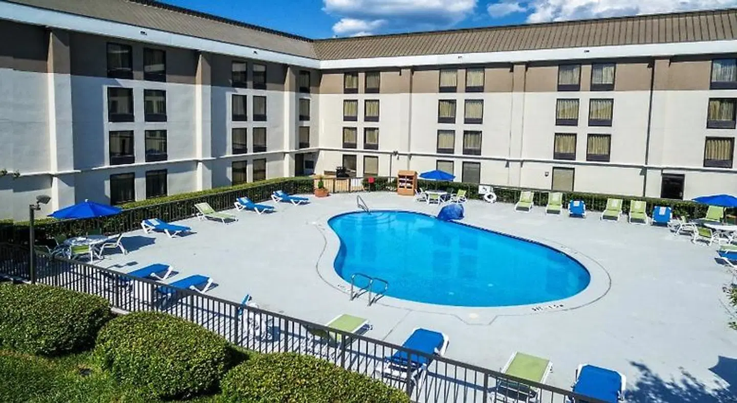 Holiday Inn Express Memphis Medical Center Midtown by IHG OUTDOOR_POOL