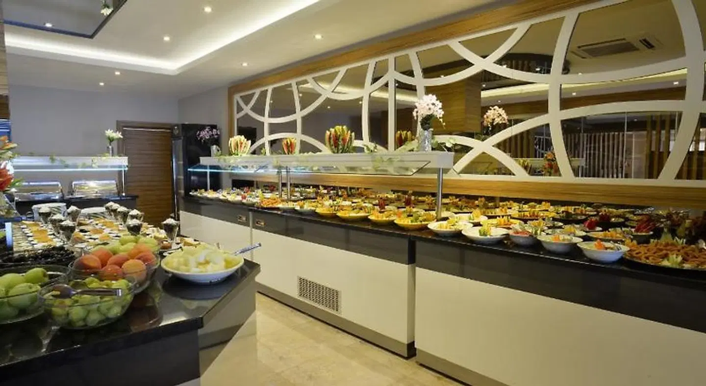 Maris Beach Restaurant