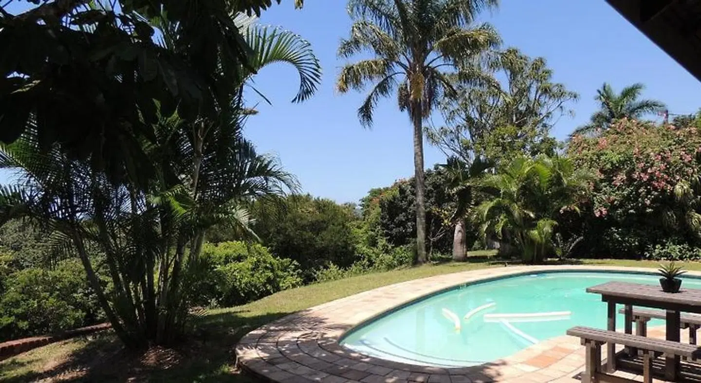 Little Eden OUTDOOR_POOL