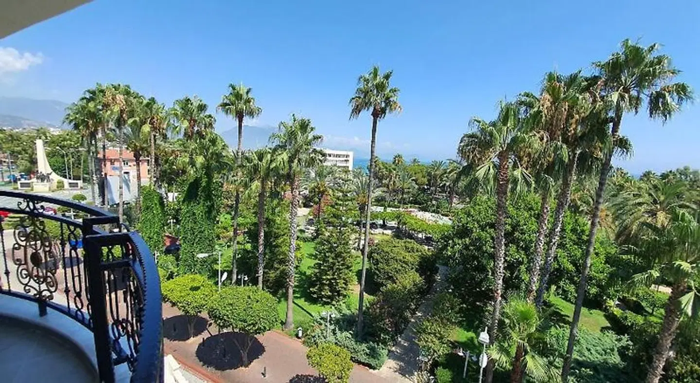 karikatur bi hotel LANDSCAPE