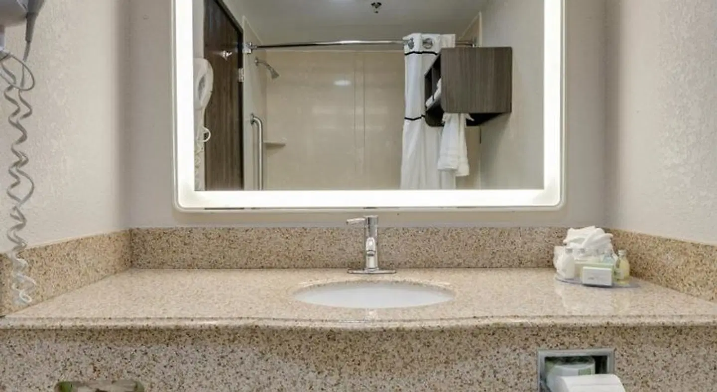 Alexis Inn and Suites Hotel Badezimmer