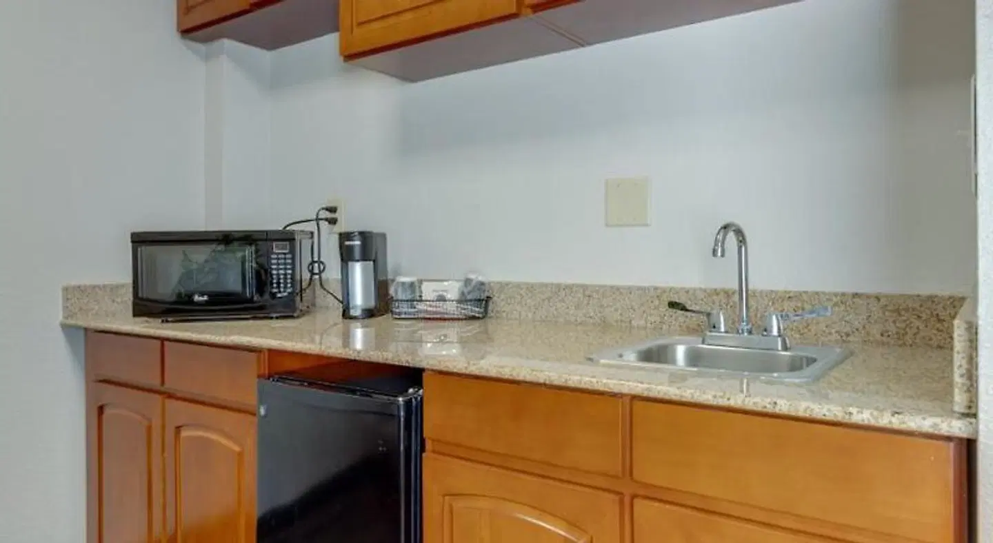 Alexis Inn and Suites Hotel ROOM_EXAMPLE