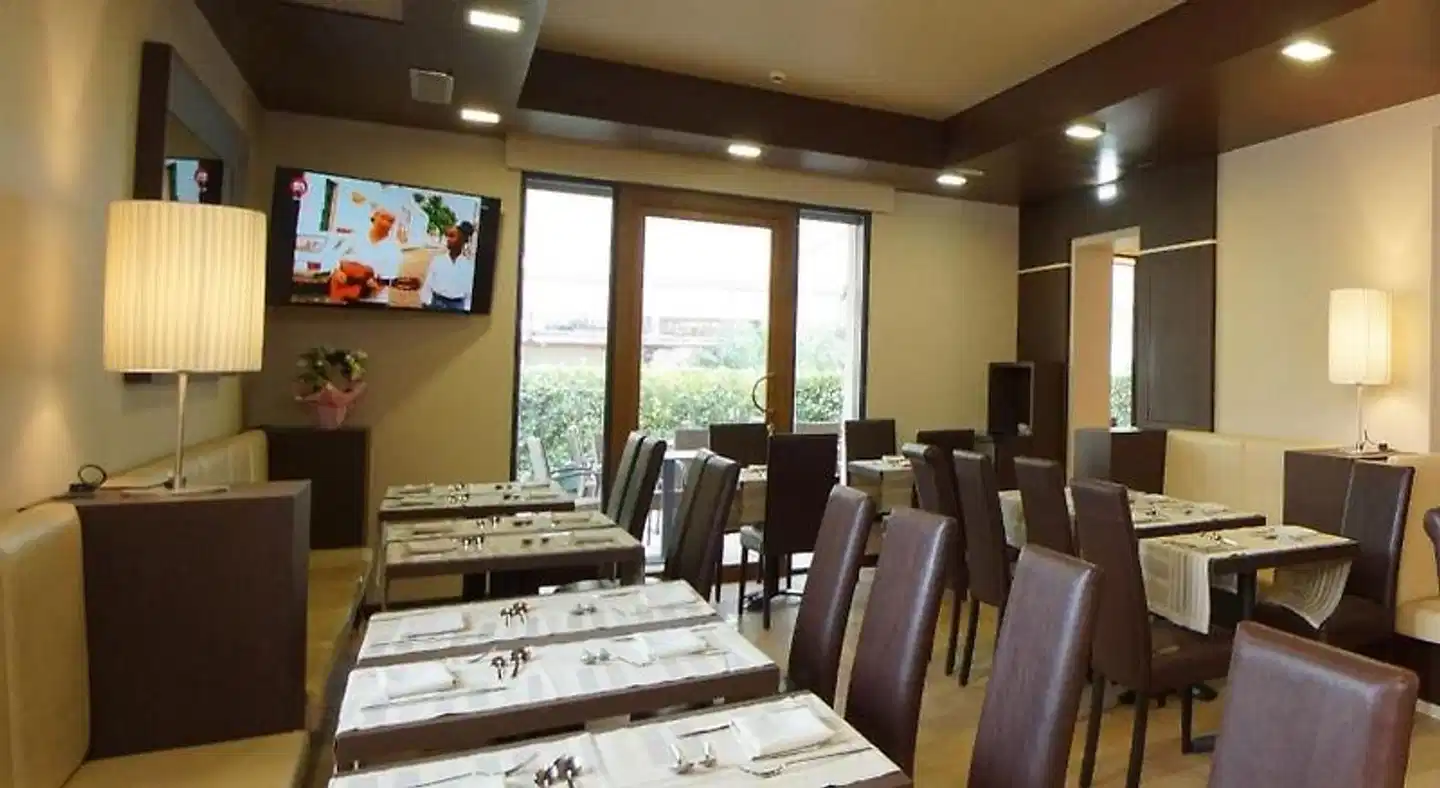 Hotel Clarin 14 by Dori Restaurant