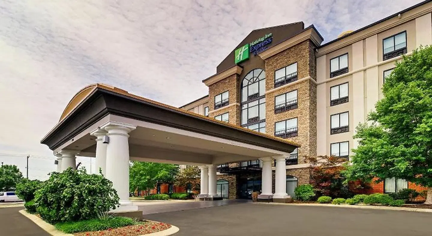 Holiday Inn Express & Suites Nashville-Opryland by IHG EXTERIOR