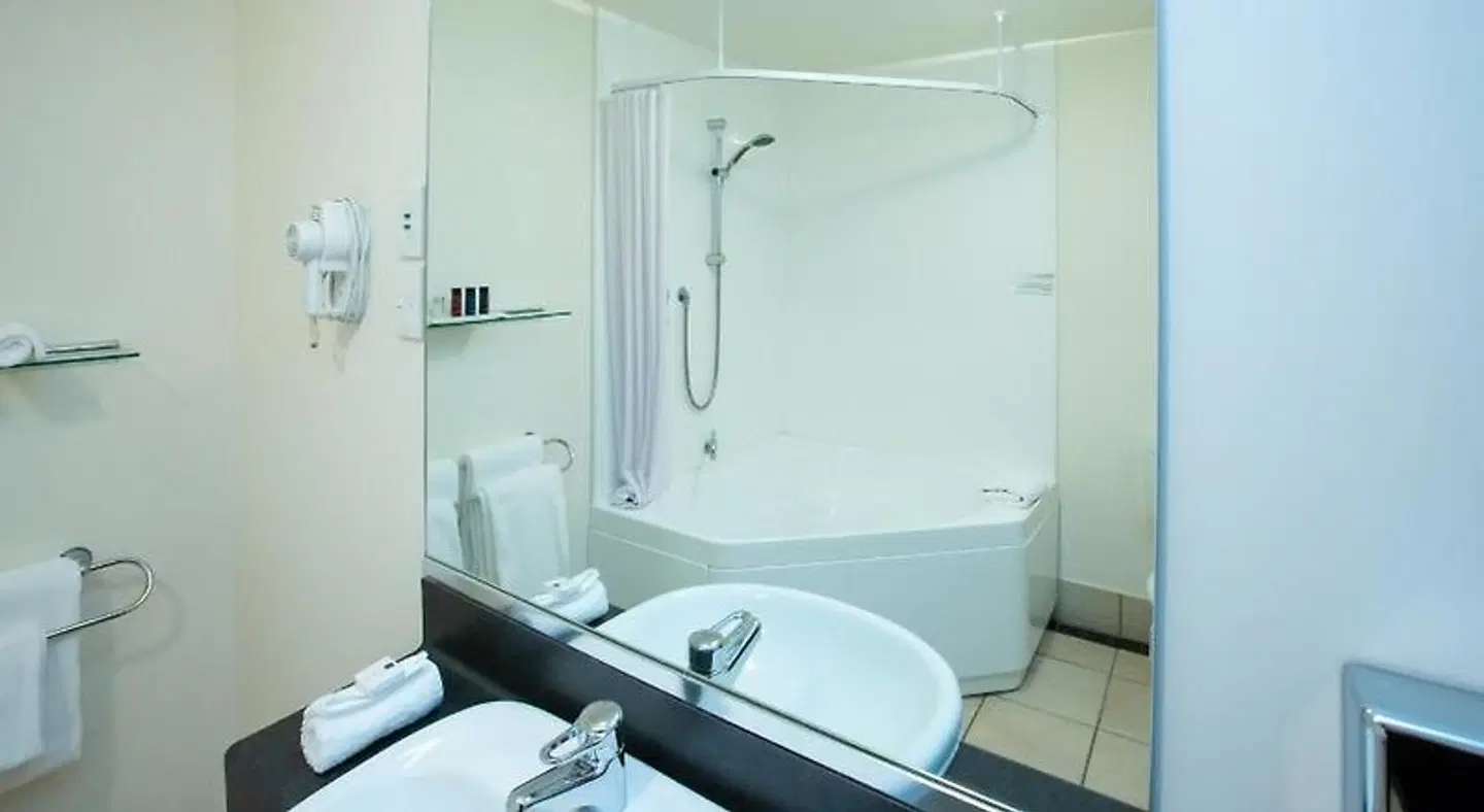 Copthorne Hotel Grand Central Badezimmer