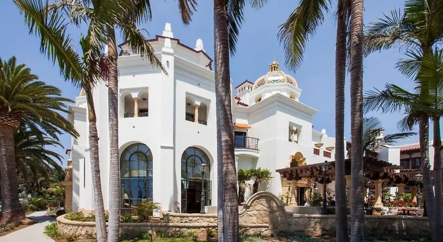 Santa Barbara Inn EXTERIOR