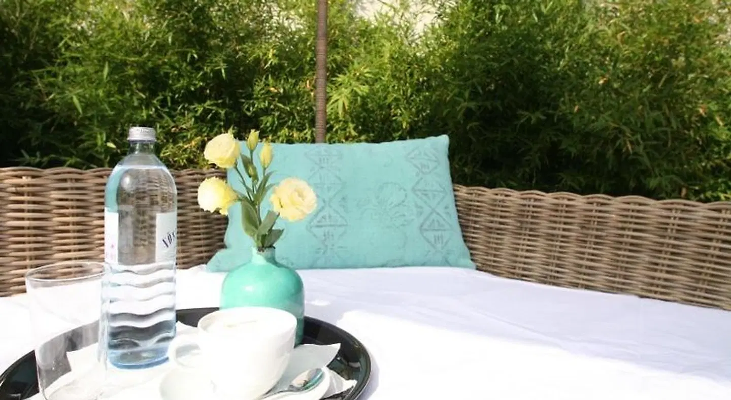 SUYTES Business Studios Terrasse