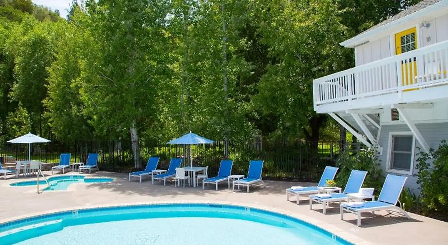 Lithia Springs Resort OUTDOOR_POOL