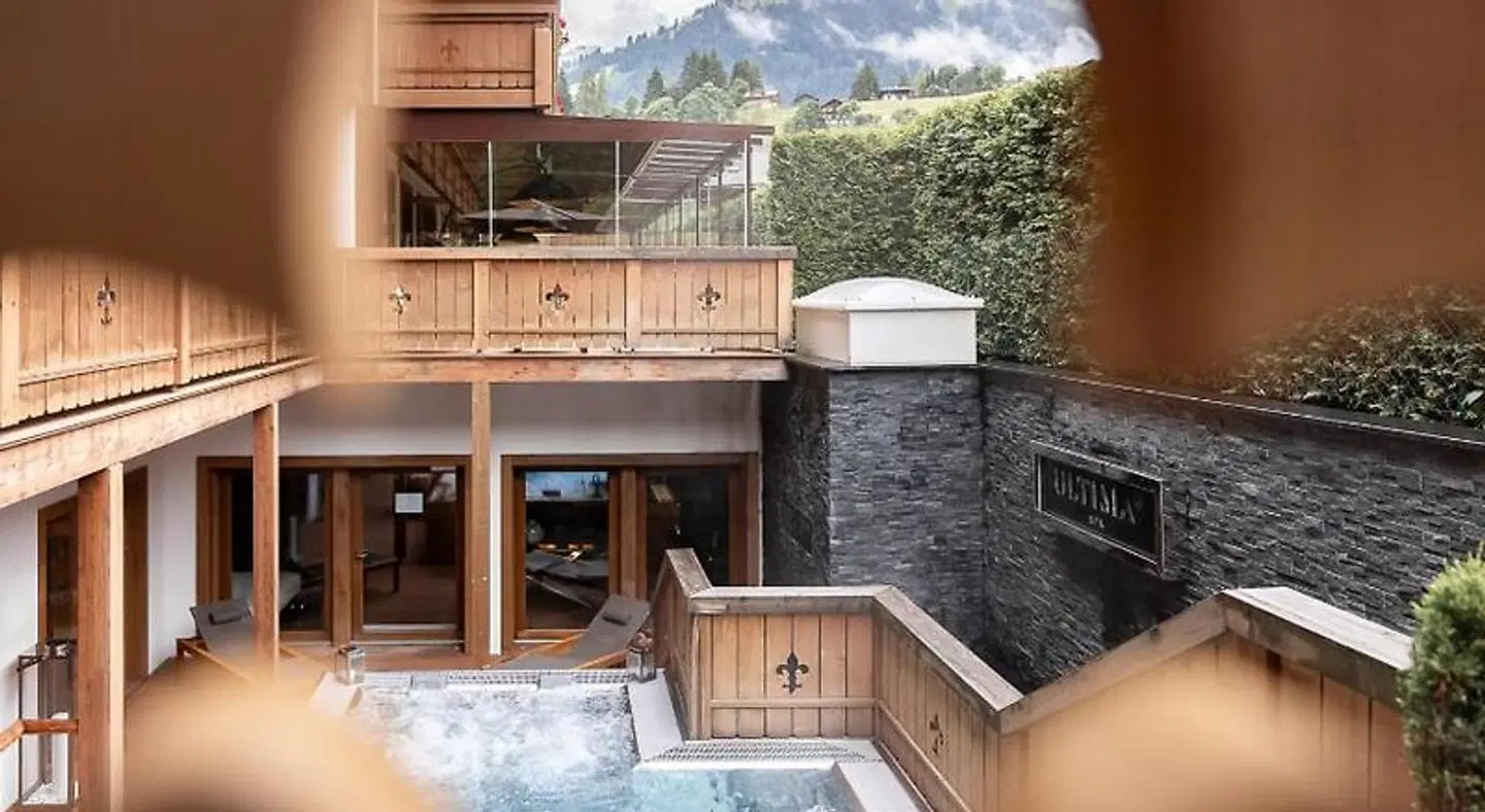 Ultima Gstaad Terrasse