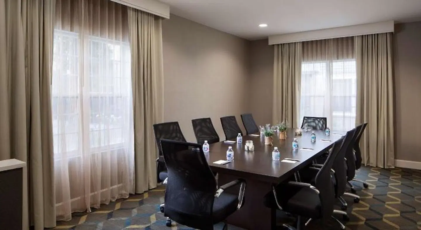 Sonesta ES Suites Fresno Konferenz