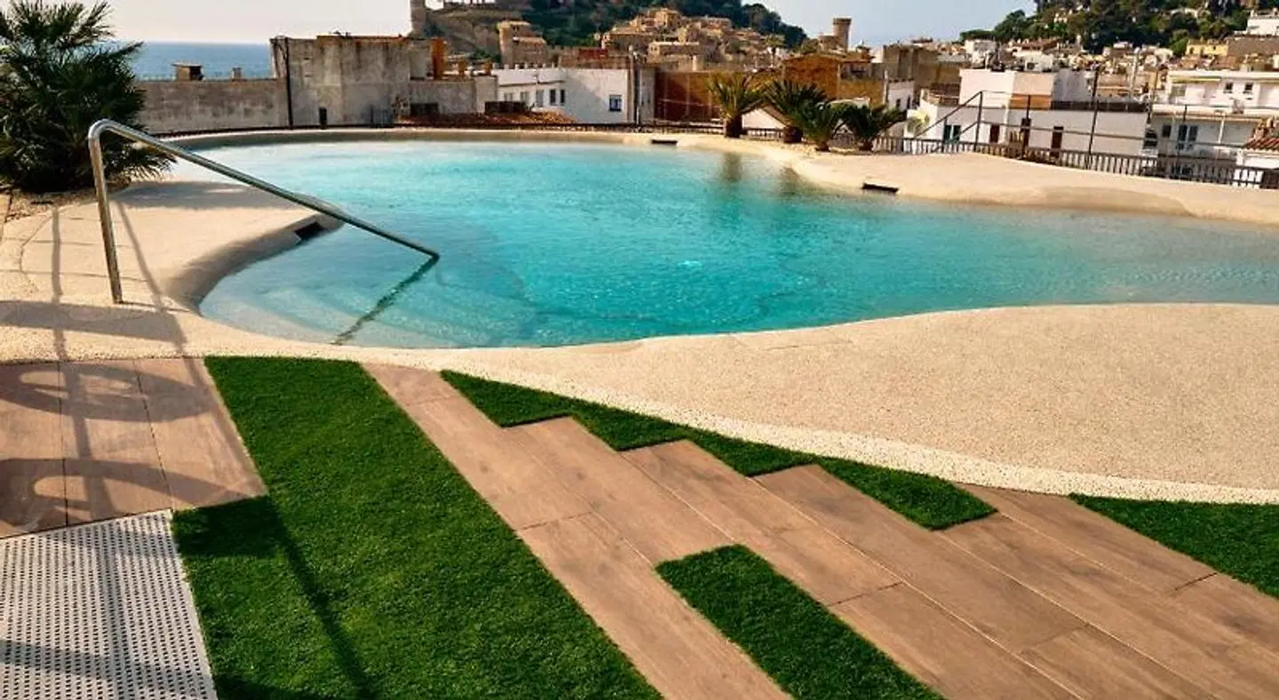 Delfín OUTDOOR_POOL