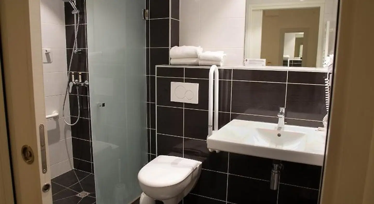 The Originals Access, Hôtel de la Loire, Lyon-Perrache Badezimmer