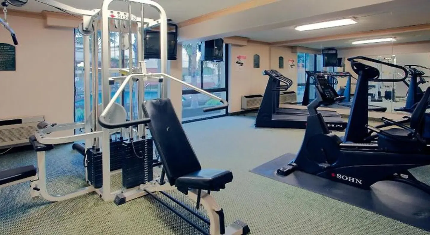 Wyndham Visalia SPORTS_AND_LEISURE