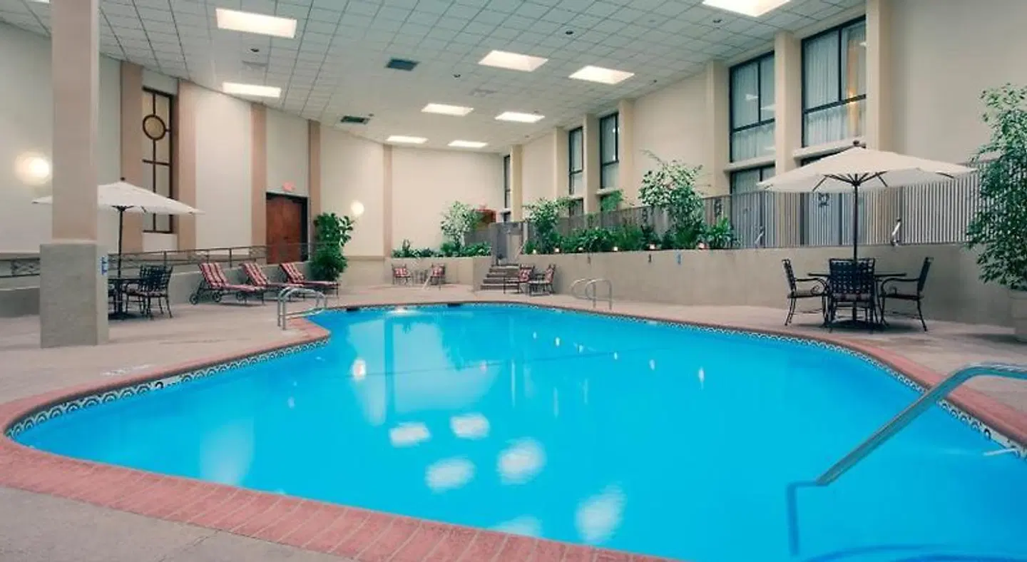 Wyndham Visalia Hallenbad