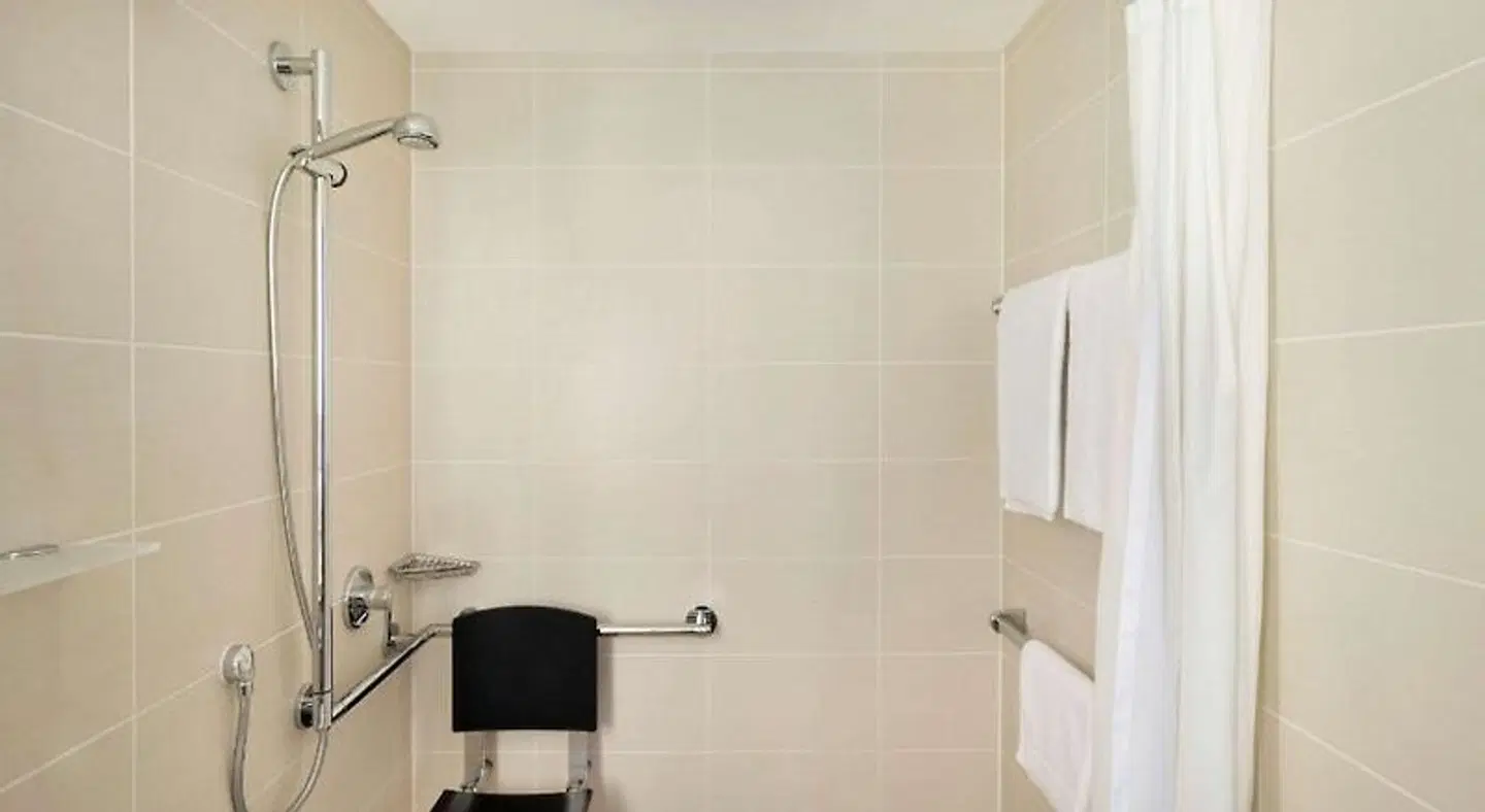 Ramada Nürnberg Parkhotel Badezimmer