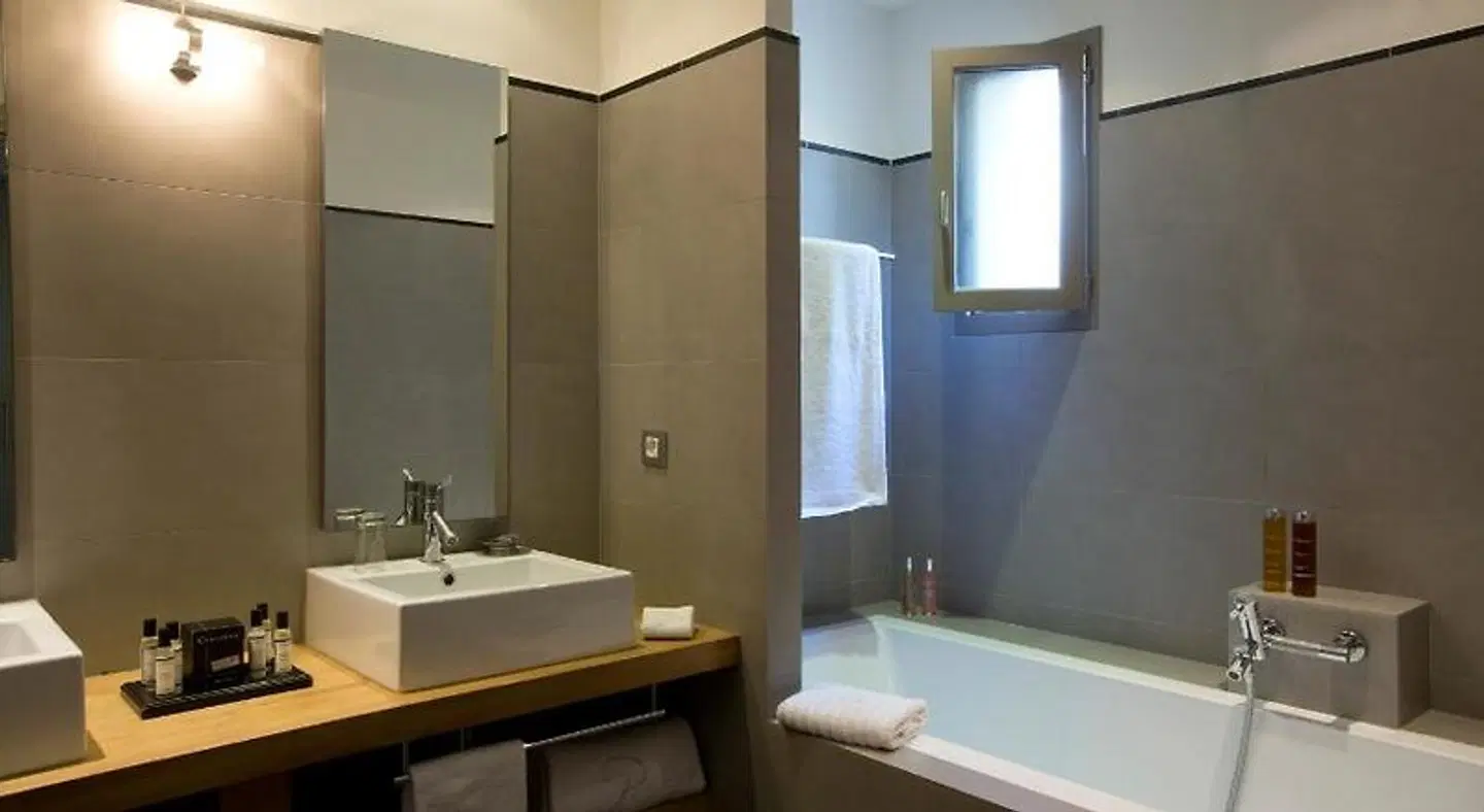Le Pinarello Hôtel Badezimmer