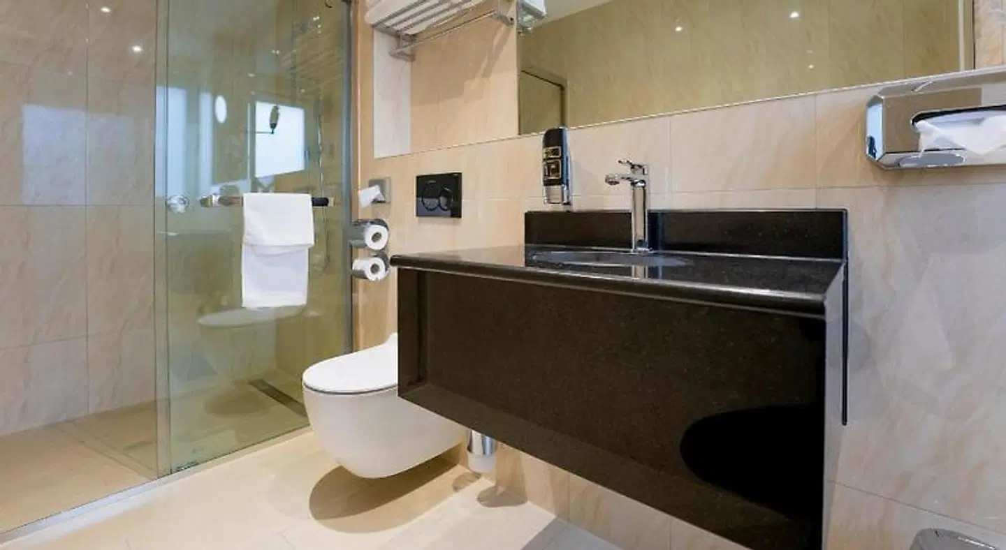 Palast Hotel Badezimmer
