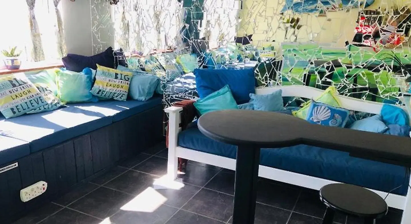 Cape Capsules Back Packers Bar