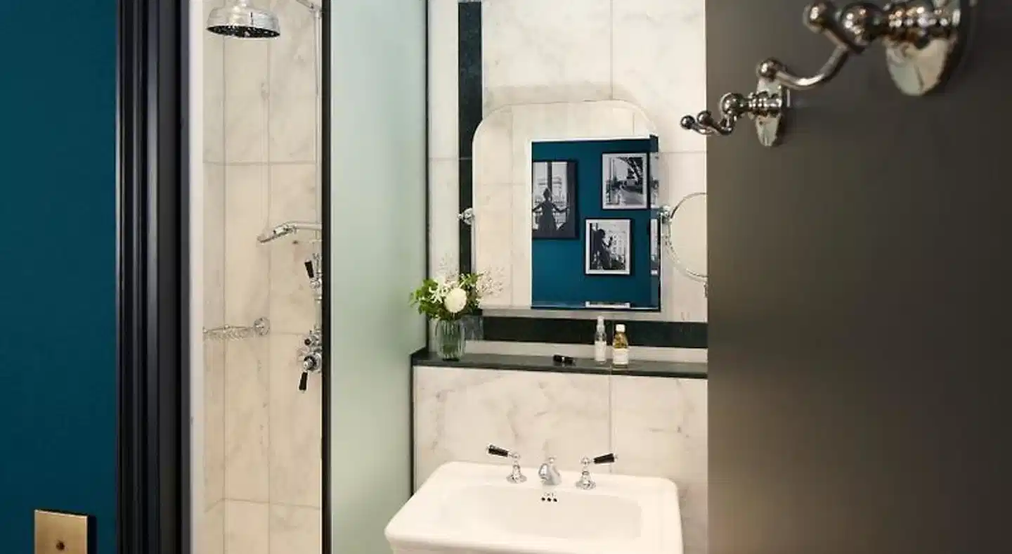 Hotel Saint Germain Badezimmer