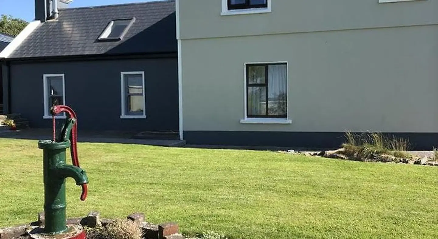 Clonmore Lodge B&B EXTERIOR