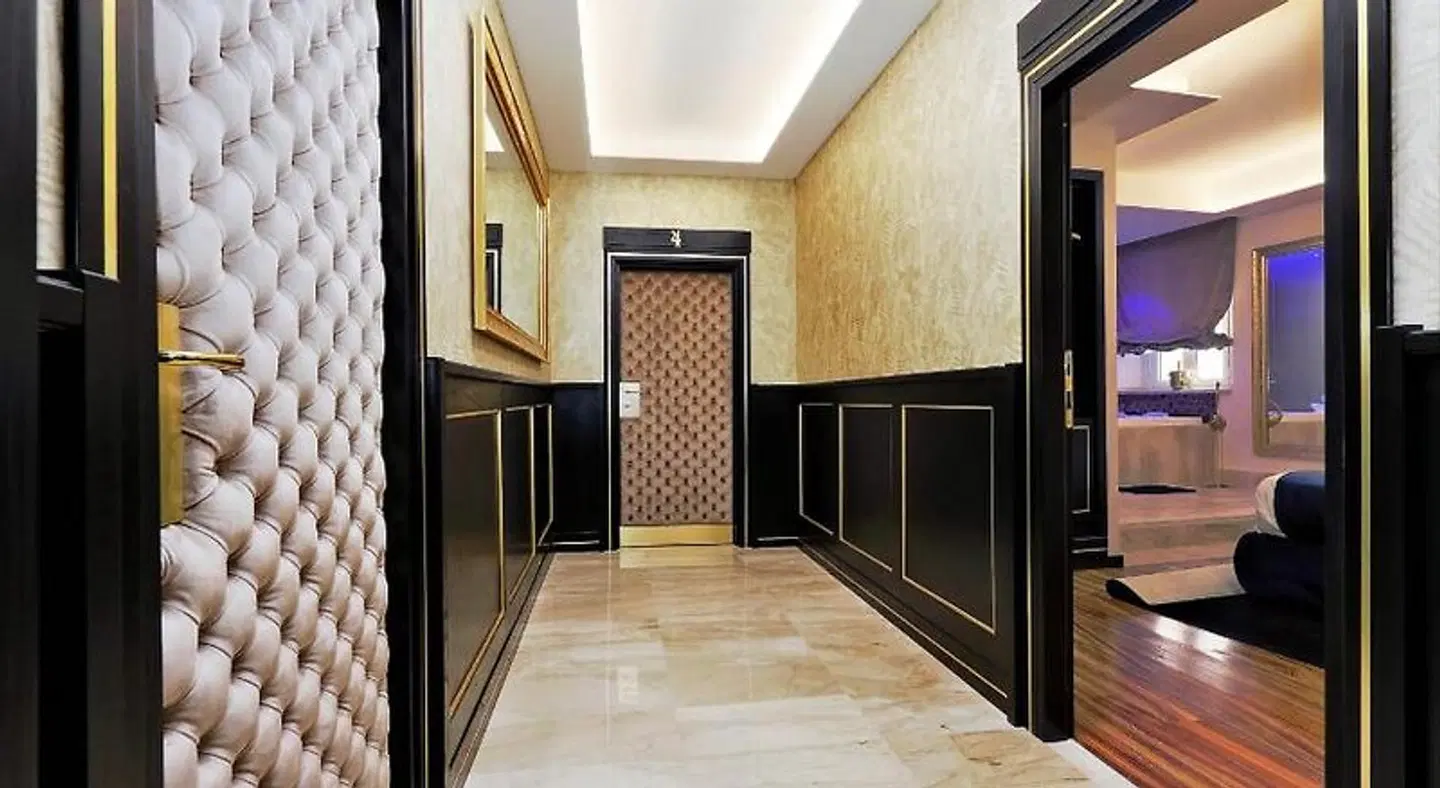 Spanish Diamond Luxury Suites & Jacuzzi ROOM_EXAMPLE