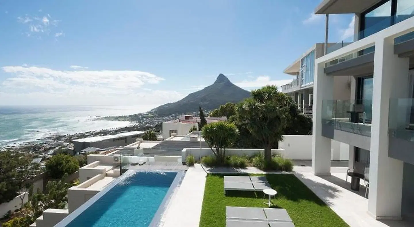 CB-ONE Luxury Stay OUTDOOR_POOL