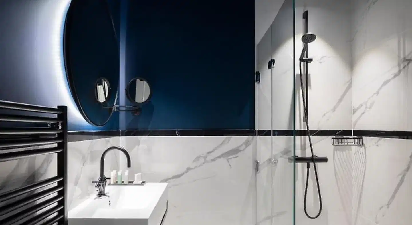 Hôtel Parisianer Badezimmer