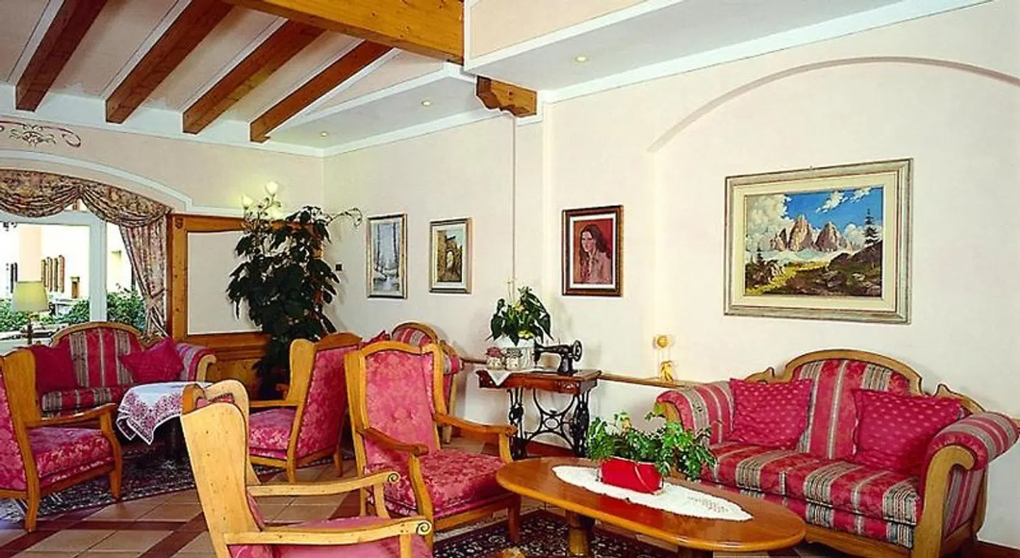 des Alpes LOUNGE_LOBBY