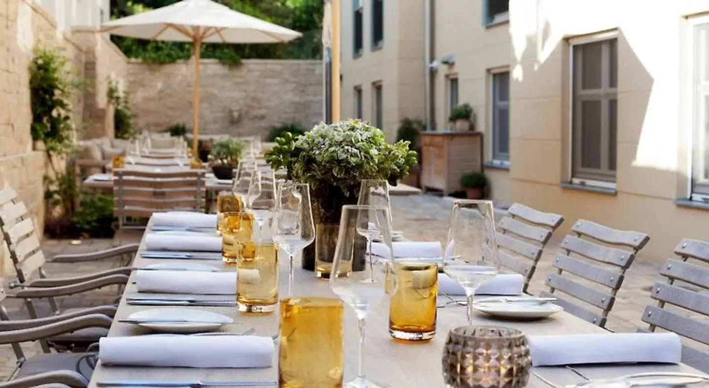 Gasthof Zufriedenheit Terrasse