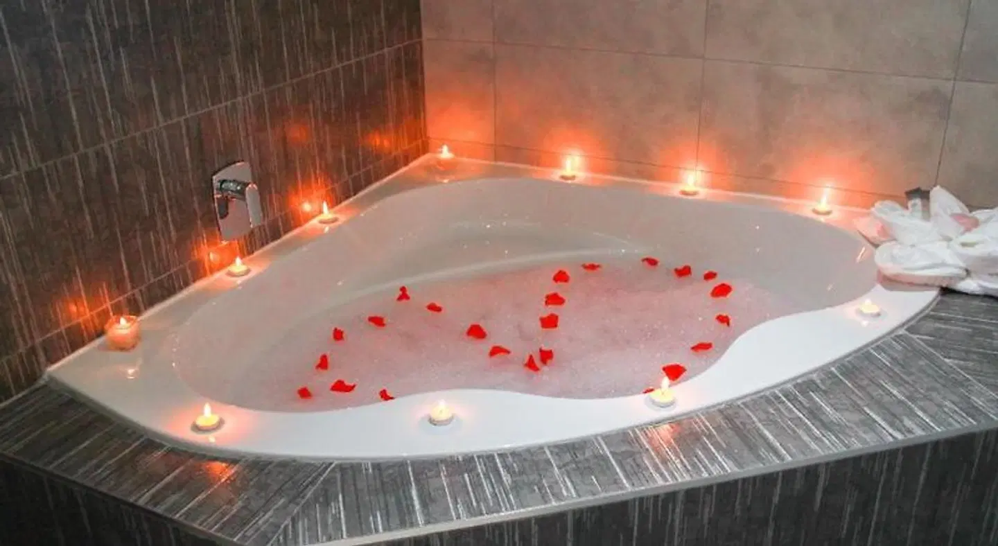 The Cato Suites Hotel Badezimmer