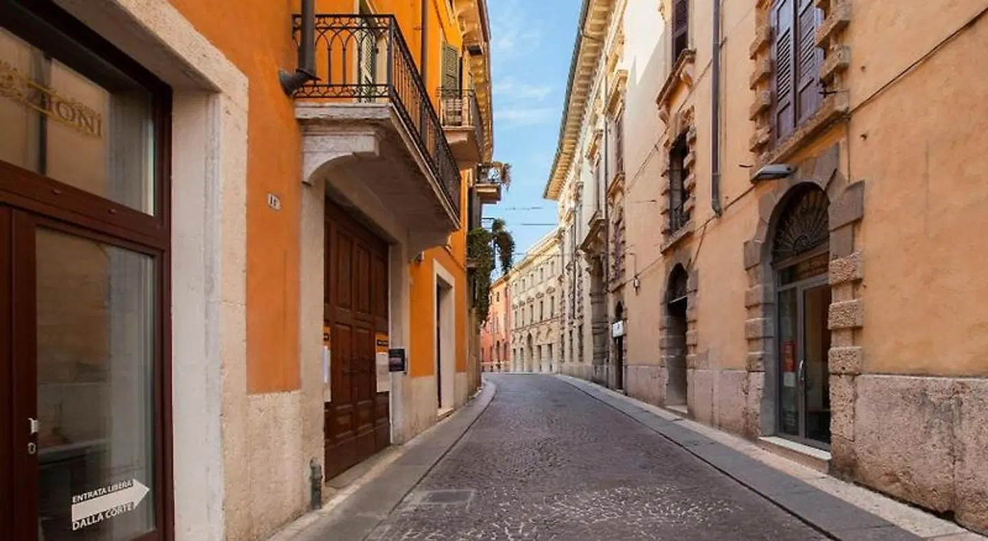 Oriana Suites Verona EXTERIOR