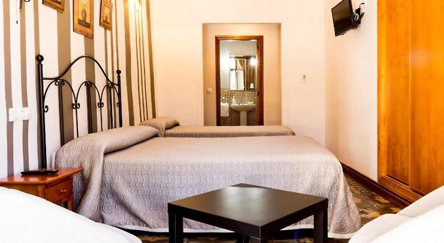 Hostal San Miguel ROOM_EXAMPLE