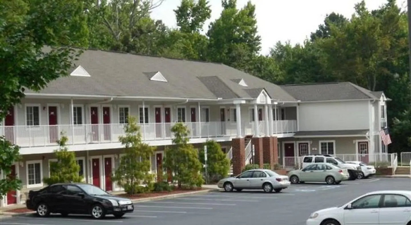 Affordable Suites Lexington EXTERIOR