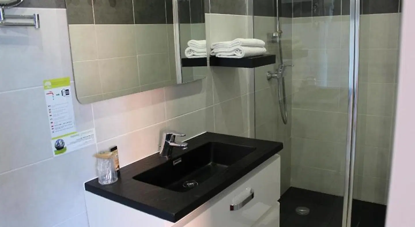 Hôtel L'Hacienda Badezimmer