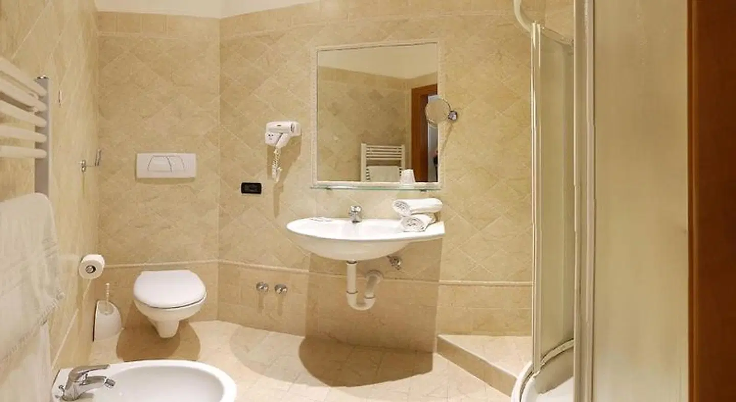 Hotel Alla Rotonda Badezimmer