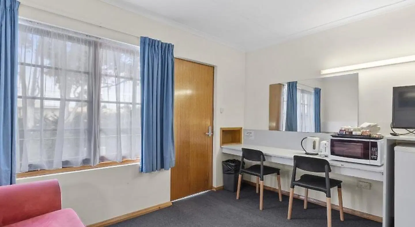 Martin Cash Motel ROOM_EXAMPLE